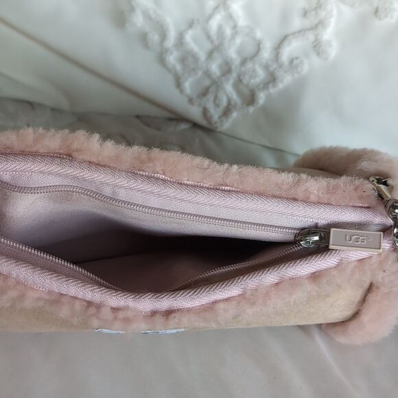 UGG 🩷 Pink Shearling Shoulder Bag/ Clutch / Hand Warmer Handbag - Picture 10 of 15